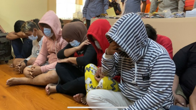 Pesta sabu, Puluhan orang ditangkap Satres Narkoba Polres Metro Jakarta Utara.