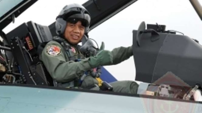 VIVA Militer: Marsekal TNI (Purn.) Ida Bagus Putu Dunia menerbangkan jet tempur