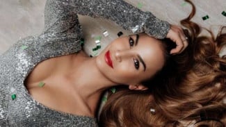 Move On dari Guendogan, Model Playboy Nikahi Pemain Tak Terkenal