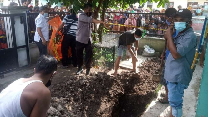 Penemuan mayat wanita hamil di dalam septic tank di Kampar, Riau