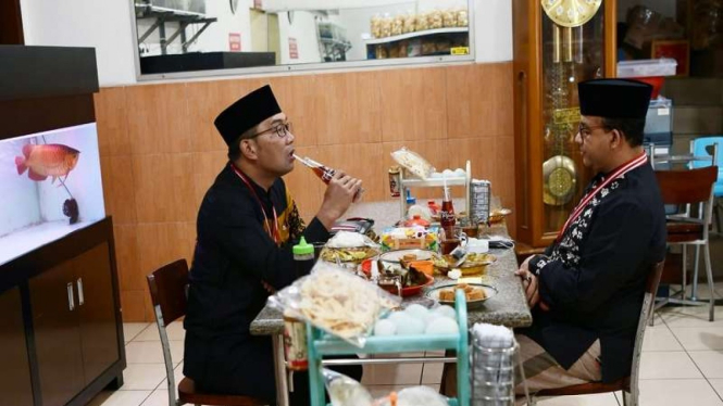 Gubernur Jawa Barat Ridwan Kamil dan Gubernur DKI Jakarta Anies Baswedan
