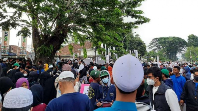 Ribuan orang massa FMPK kepung DPRD Kota Bogor