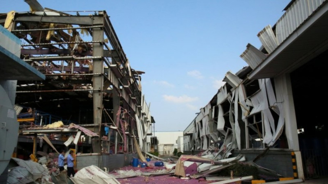 ledakan di sebuah pabrik kimia di Yulin, Daerah Otonomi Guangxi Zhuang, China.