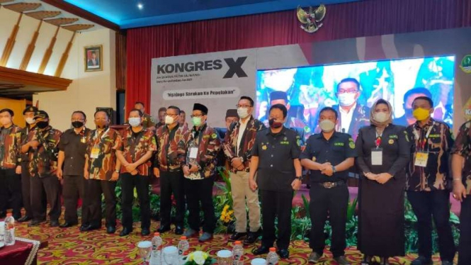 Gubernur Jawa Barat Ridwan Kamil saat menghadiri Kongres X Angkatan Muda Siliwangi (AMS) di Bandung Minggu, 13 Juni 2021.