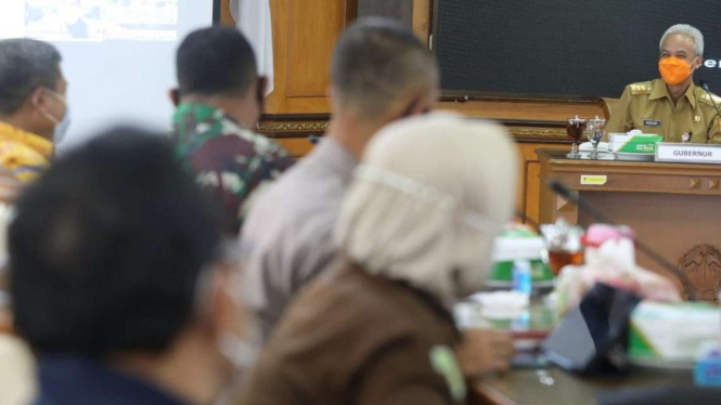 Gubernur Jawa Tengah Ganjar Pranowo memimpin Rakor terkait Penanganan COVID-19.