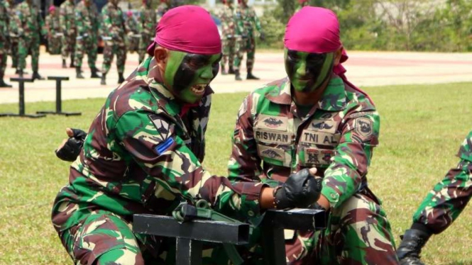 VIVA Militer: Anggota Korps Marinir TNI Angkatan Laut