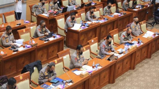 Kapolri Jenderal Listyo Sigit Prabowo saat RDP dengan Komisi III DPR