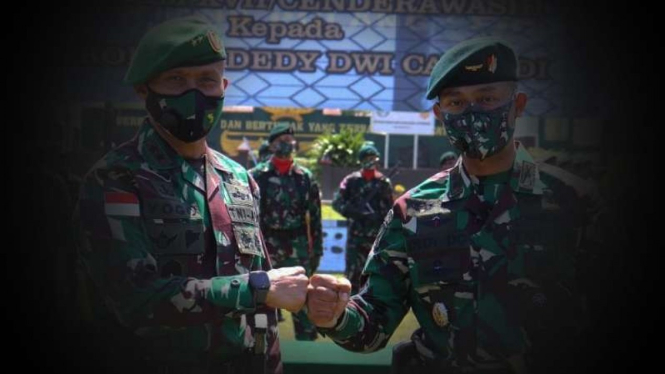 VIVA Militer: Letkol Dedy Dwi Cahyadi dan Mayjen TNI Igantius Yogo.