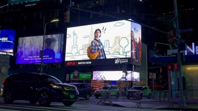 Promo Film Ali & Ratu Ratu Queens Terpampang di Times Square New York