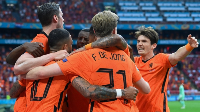 Pemain Belanda merayakan gol ke gawang Austria