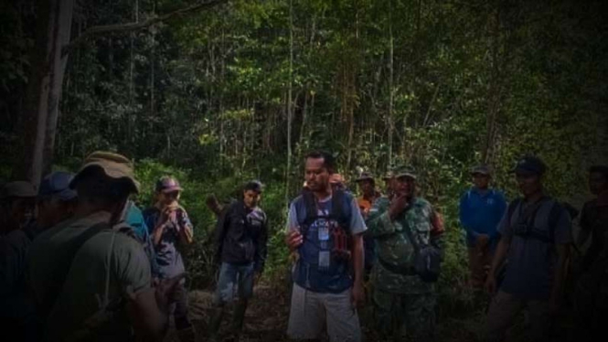 VIVA Militer: Prajurit TNI temukan Kiman di tengah hutan.