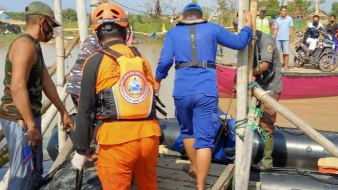 Tim SAR gabung melakukan evakuasi di Sungai Tuntang, Demak.