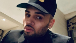 Chris Brown Dituduh Memukul Wanita, Polisi Datangi Rumahnya