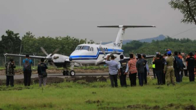 Uji Coba Pesawat di Bandara Ngloram, di Cepu, Blora, Jawa Tengah.