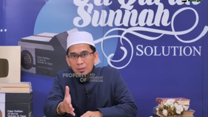 Ustaz Adi Hidayat saat ceramah di media sosial (YouTube/Adi Hidayat Official)