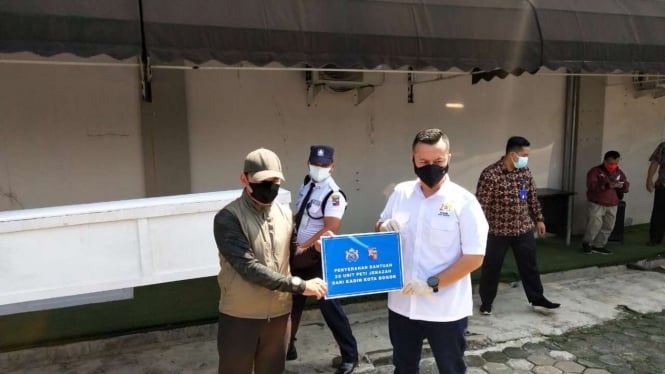 COVID-19 Melonjak, Kadin Bogor Beri Bantuan Peti Jenazah ke Pemkot