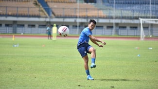 Persib Bandung Lepas Ferdinand ke Persis Solo dengan Status Transfer