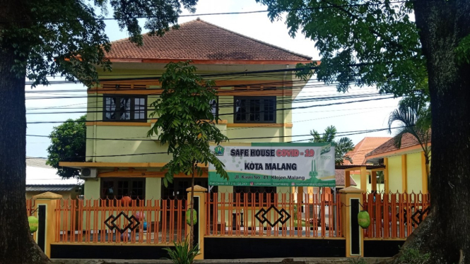 Gedung Badan Kepegawaian dan Sumber Daya Manusia (BKSDM) Milik Pemprov Jatim di jalan Kawi, Kota Malang dijadikan Safe House atau rumah karantina pasien COVID-19