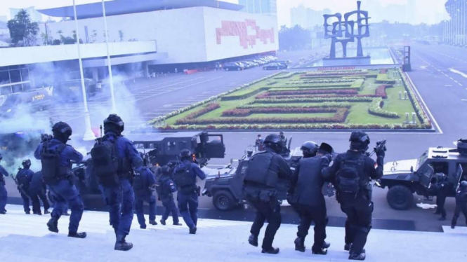 VIVA Militer: Satgultor TNI berhasil bebaskan sejumlah anggota DPR dari teroris