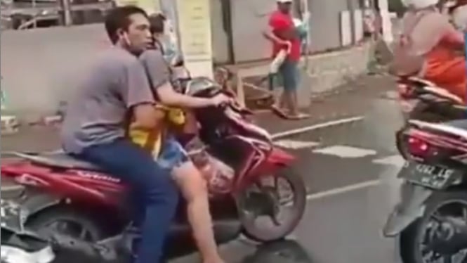 Video pelukan di atas motor beredar lagi (Instagram/sedulur_solo)