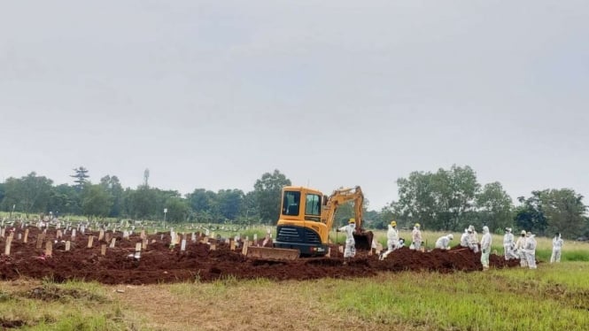 Kondisi pemakaman jenazah COVID-19 di TPU Pedurenan Kota Bekasi.