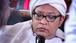 Perjalanan Edy Oglek, Dari Panggung Teater sampai Aktor Terbaik