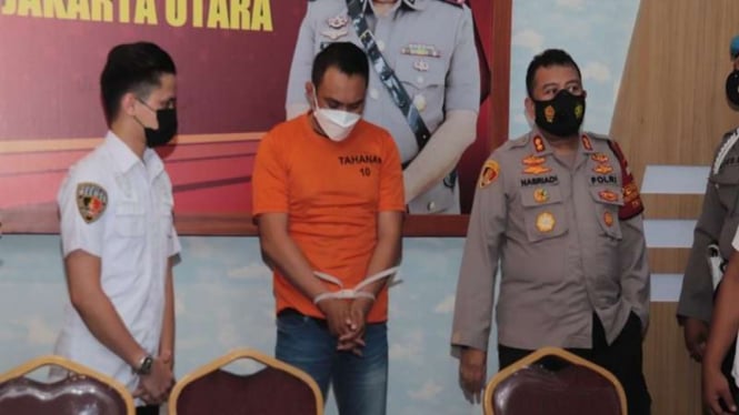 Pengemudi fortuner (baju oranye) yang aniaya sopir truk ditangkap