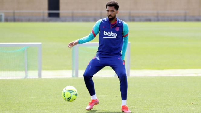 Matheus Fernandes ketika latihan bersama Barcelona