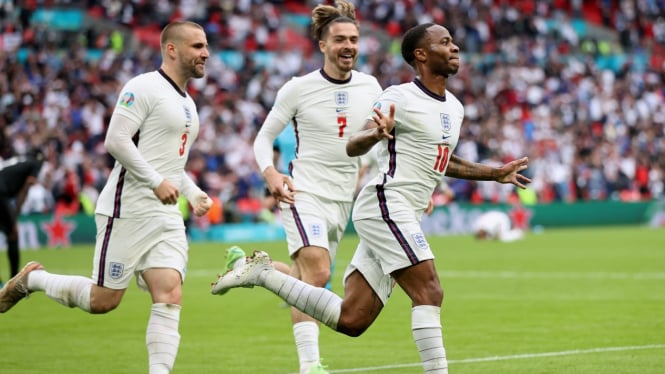 Raheem Sterling dan para pemain Timnas Inggris merayakan gol