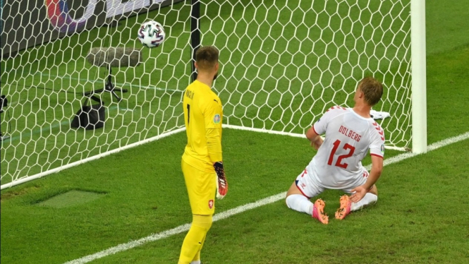 Duel Timnas Denmark vs Republik Ceko di perempatfinal EURO 2020.