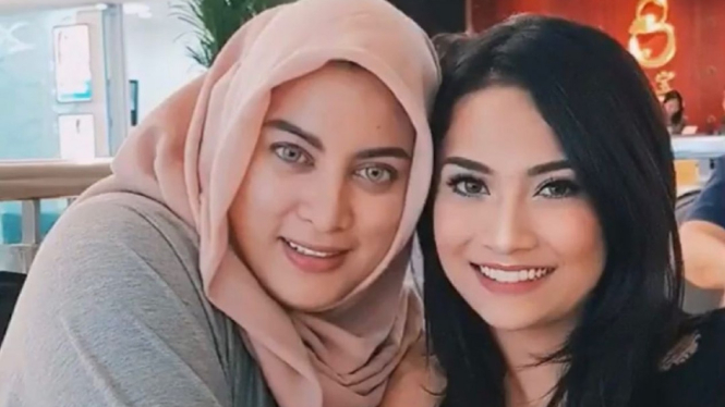 Jane Shalimar dan Vanessa Angel.