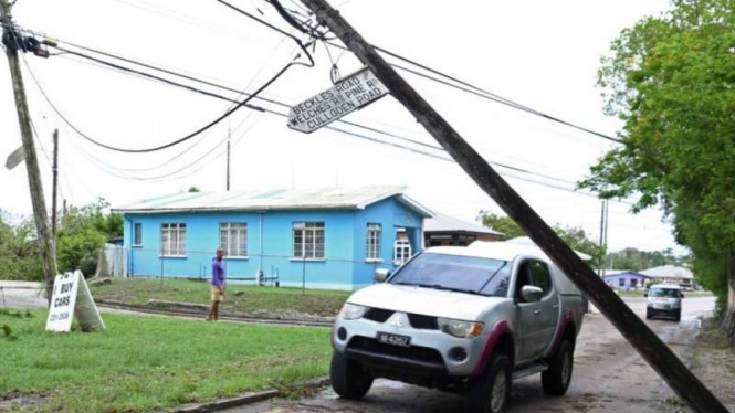 Badai kencang Elsa terjadi di Barbados Republik Dominika