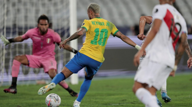 Neymar memberikan assist saat Timnas Brasil tekuk Peru