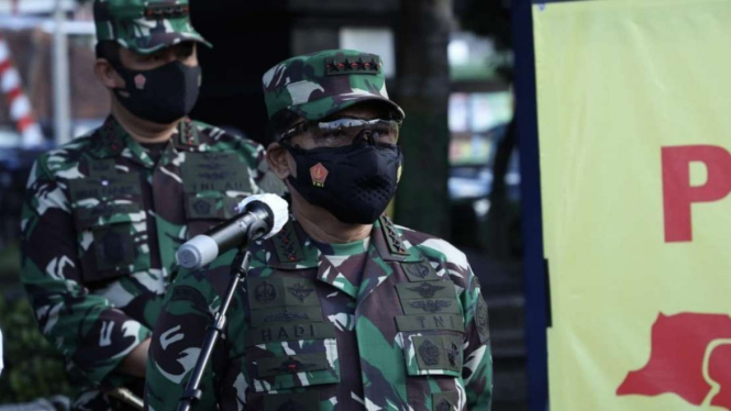 VIVA Militer: Panglima TNI saat meninjau serbuan vaksinasi di Lanud Adi Sutjipto