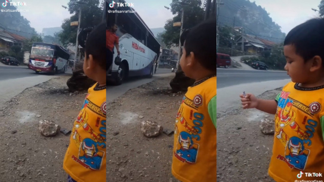 Kernet Bus Turun di Jalan Bagi Uang jajan ke Anaknya (TikTok/rafisanrafisan)