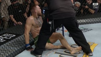 Sadis, Hinaan Petinju Bau Kencur Usai Kaki Conor MCgregor Patah