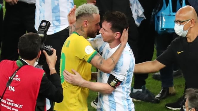 Lionel Messi dan Neymar usai final Copa America 2021