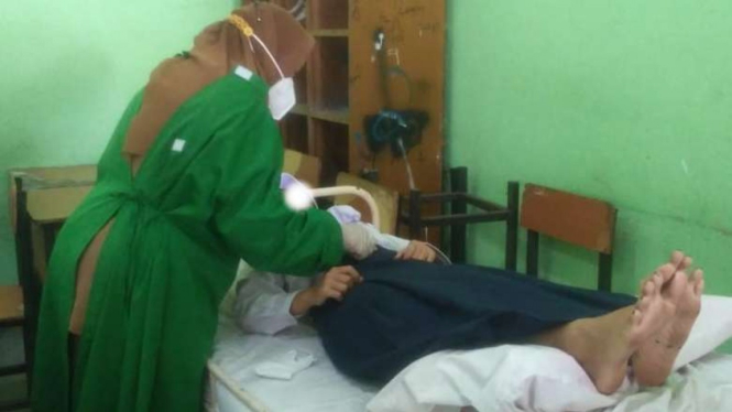 Siswa SMP Negeri 1 Jambi terkapar usai Vaksinasi.