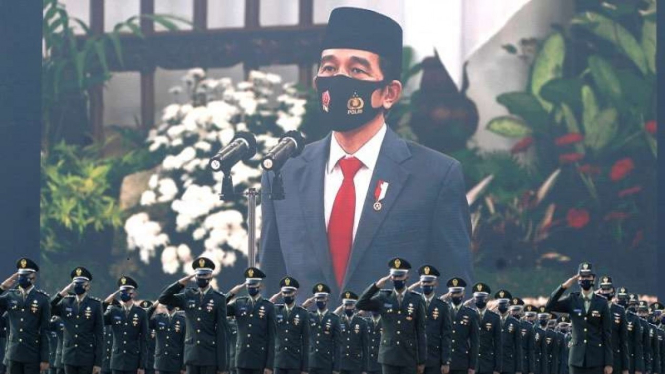 Presiden Jokowi melantik 700 perwira remaja TNI-Polri secara virtual