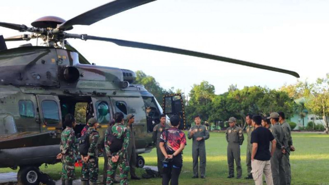 VIVA Militer: TNI kerahkan Helikopter Caracal evakuasi 2 jenazah teroris Poso