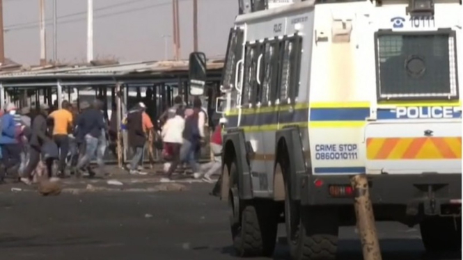 Kerusuhan dan penjarahan terjadi di Johannesburg, Afrika Selatan.