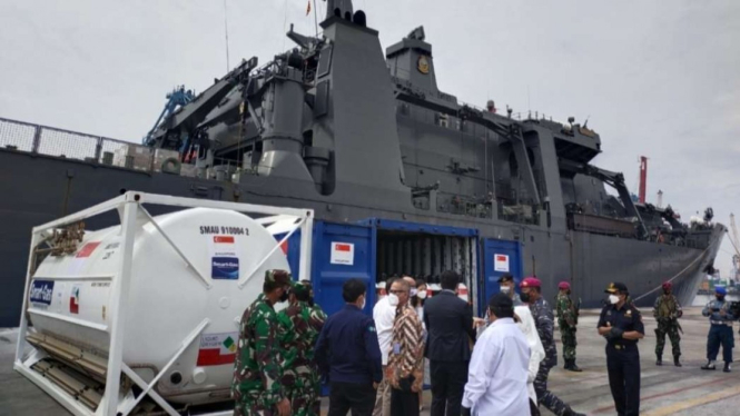 VIVA Militer: Kapal perang Singapura RSS Endeavour 210 tiba di Tanjung Priok
