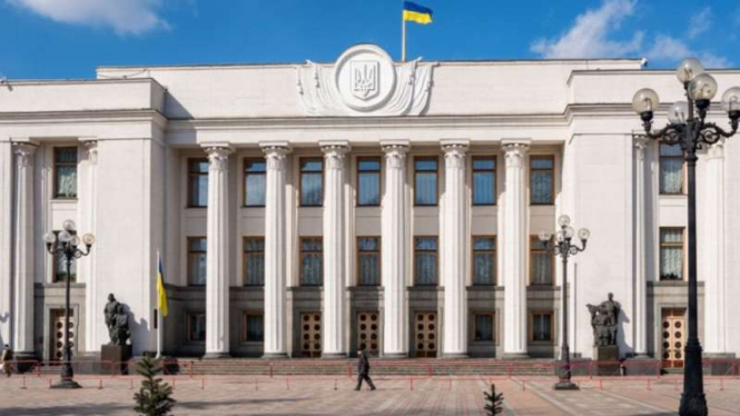 Gedung Parlemen Ukraina di Kiev.