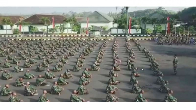 VIVA Militer: 2500 prajurit Komcat TNI AD