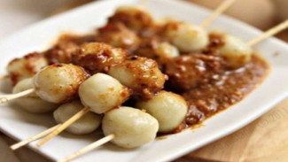 Resep dan Cara Membuat Cilok Bumbu Kacang, Gak Pakai Ribet
