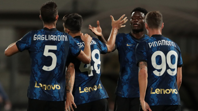 Pemain Inter Milan merayakan gol