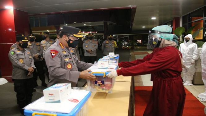 Kapolri Jenderal Listyo Sigit Prabowo mendatangi RS Polri Kramatjati Jaktim