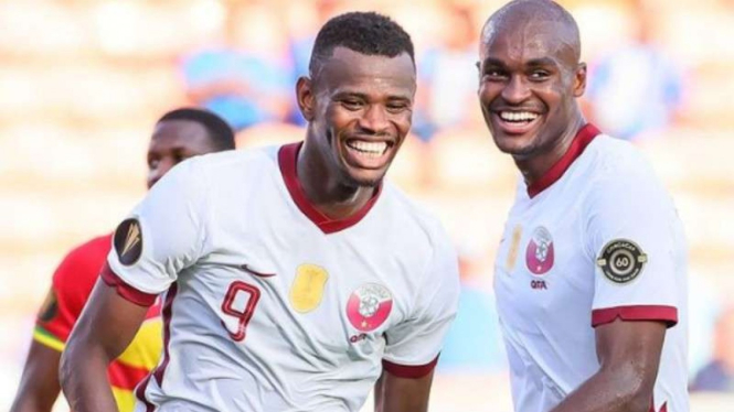 Timnas Qatar rayakan gol melawan Grenada.