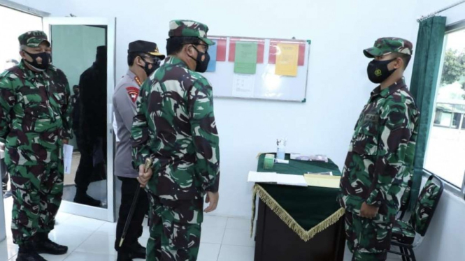 VIVA Militer: Panglima TNI Sidak ke Gudang penyimpanan obat di Kodim Serang