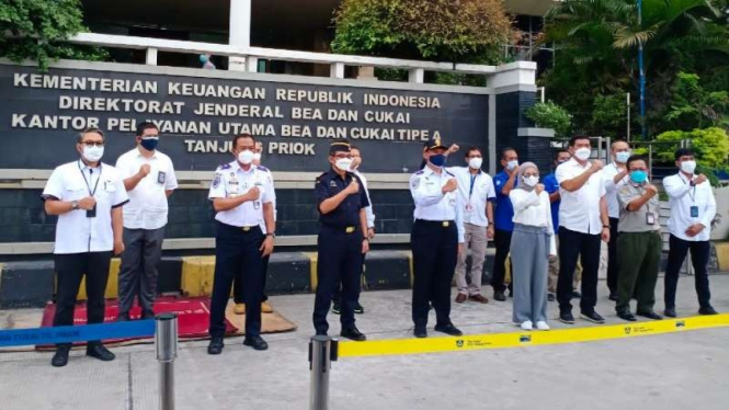 Bea Cukai Tanjung Priok.